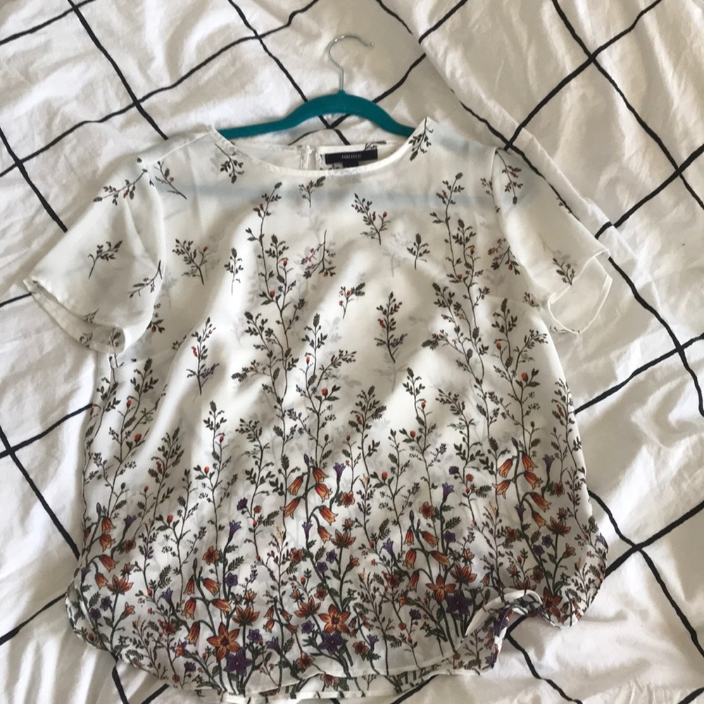 Semi sheer flower top!